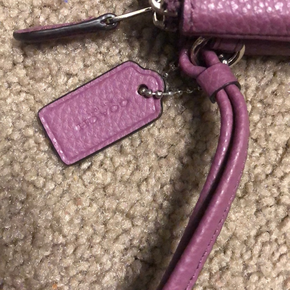 Coach - Picture 2 of 5